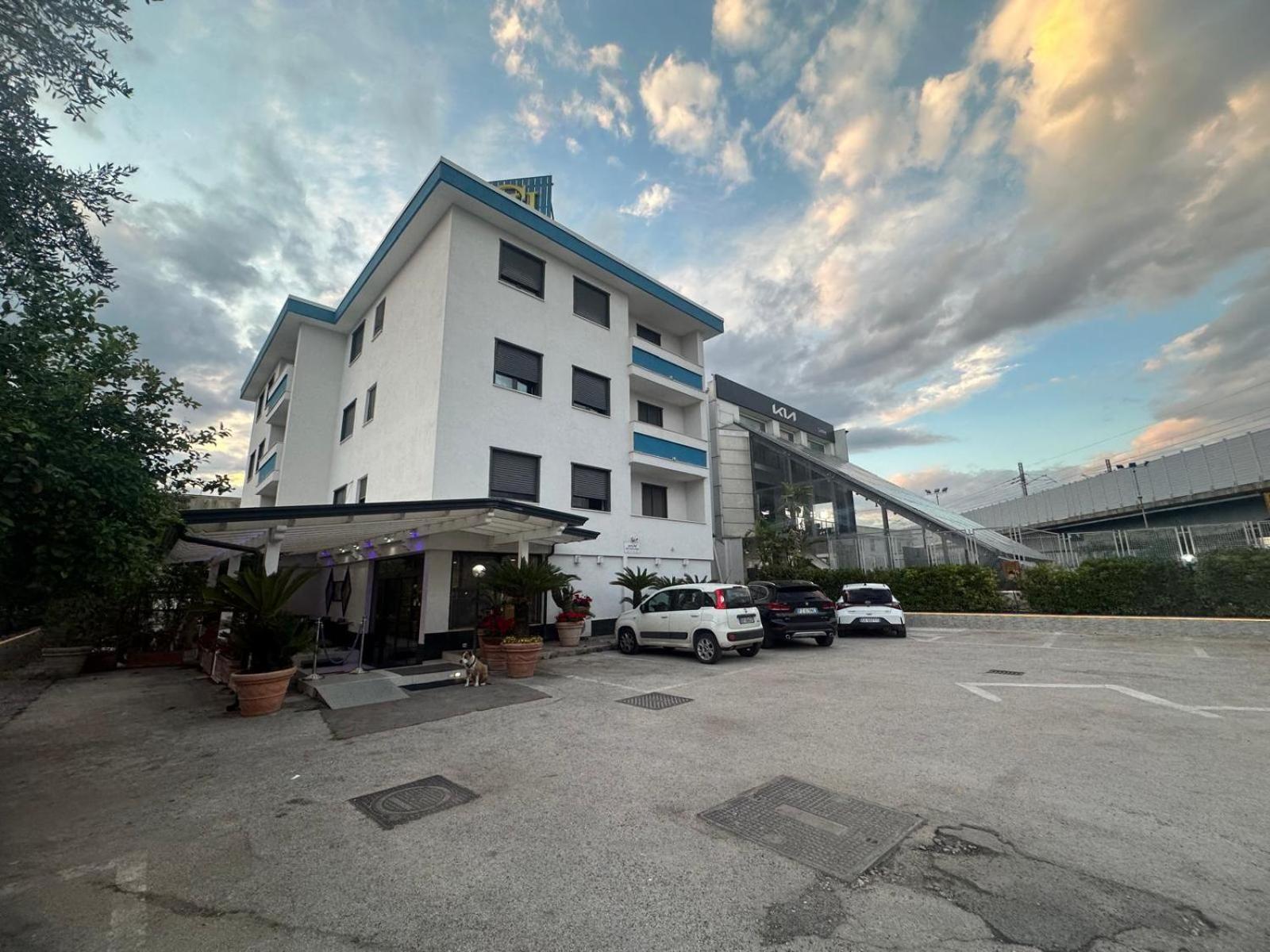 Hotel Clinton Касория Экстерьер фото
