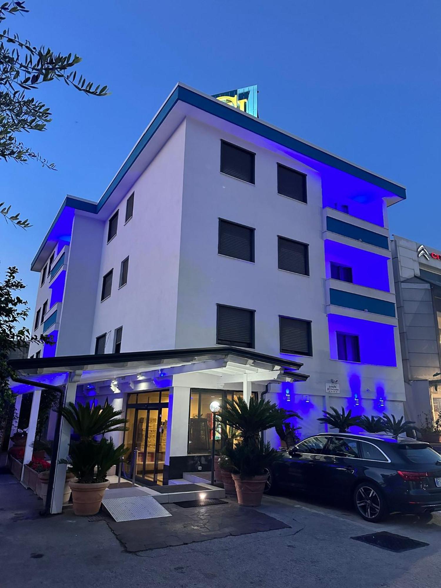 Hotel Clinton Касория Экстерьер фото