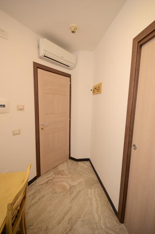 Hotel Clinton Касория Экстерьер фото
