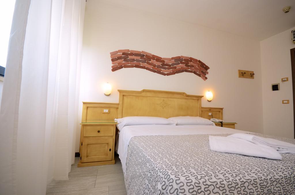 Hotel Clinton Касория Экстерьер фото