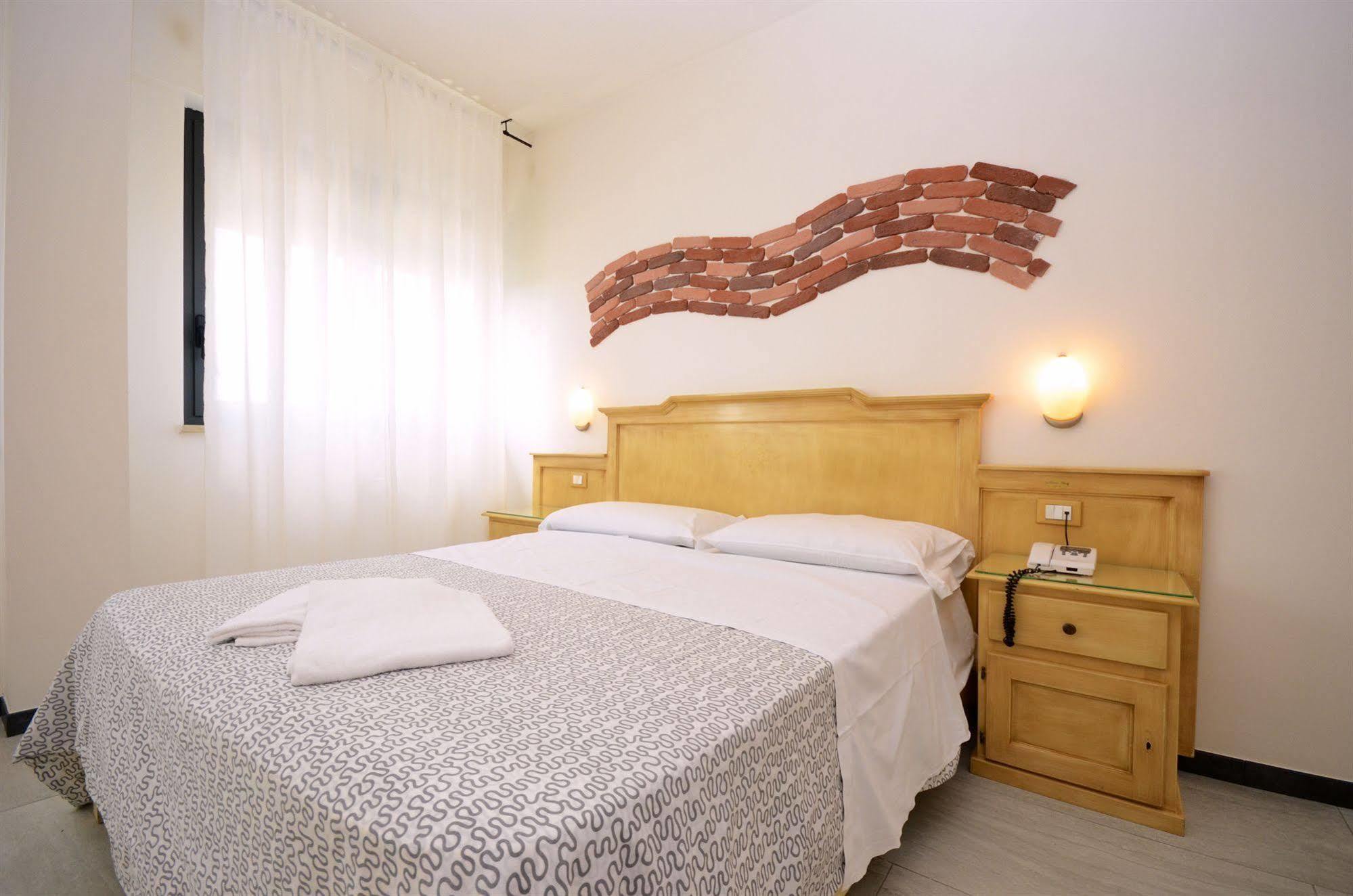 Hotel Clinton Касория Экстерьер фото