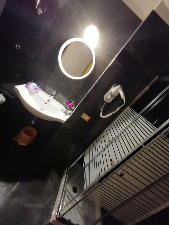 Hotel Clinton Касория Экстерьер фото